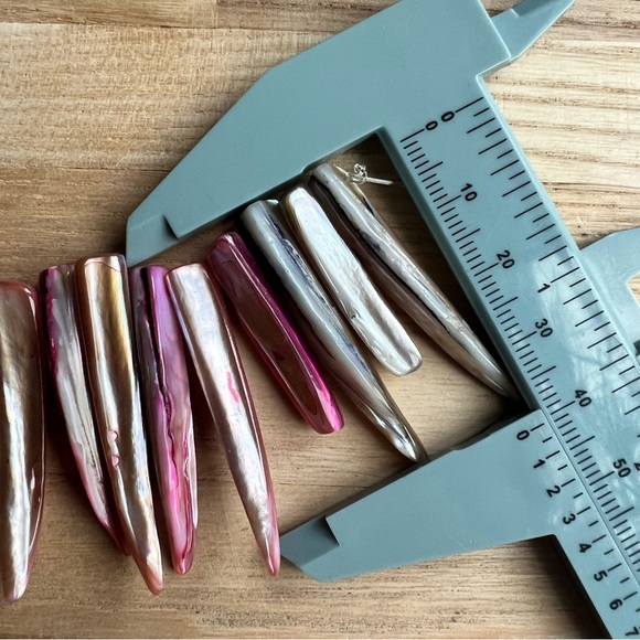 Crafting shell spike beads tinted pink tones 10” strand jewelry making - Picture 3 of 5